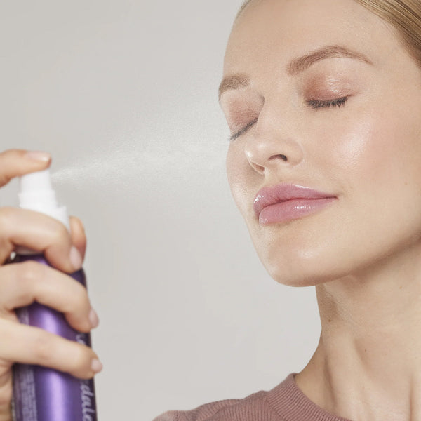 jane iredale - Calming Lavender Hydration Spray Mini - Feuchtigkeitsspray - jane iredale Mineral Make-up - ZEITWUNDER Onlineshop - Kosmetik online kaufen